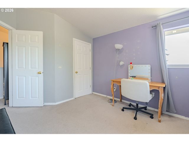 414 N 3RD Pl, Kalama, WA 98625