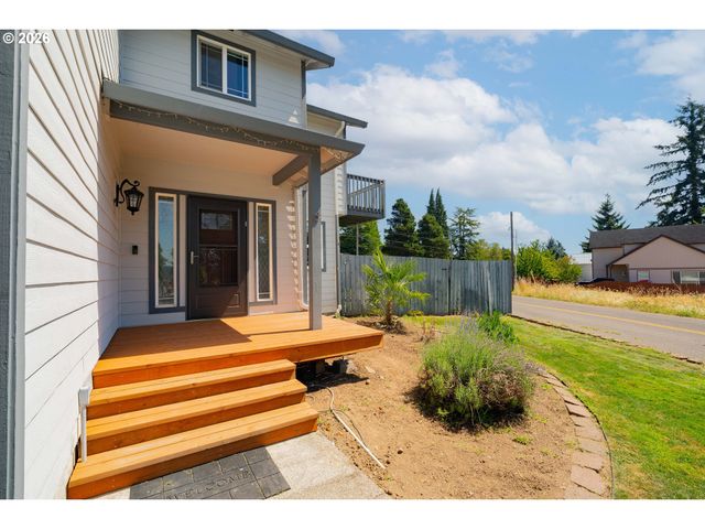 414 N 3RD Pl, Kalama, WA 98625
