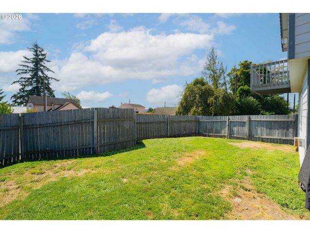 414 N 3RD Pl, Kalama, WA 98625
