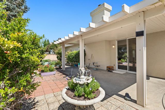 11917 Rising Sun Way, Gold River, CA 95670