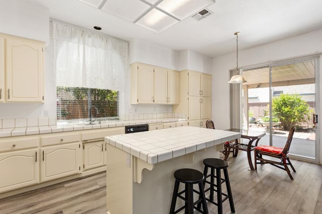 11917 Rising Sun Way, Gold River, CA 95670