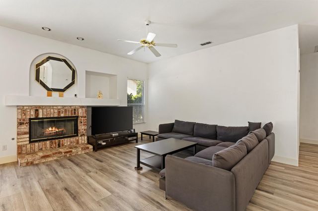 11917 Rising Sun Way, Gold River, CA 95670