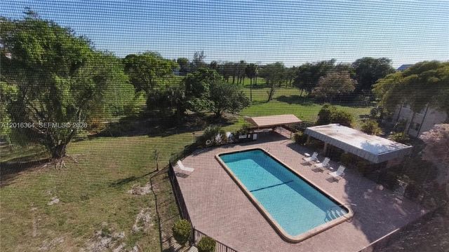 6100 S Falls Cir Dr 404, Lauderhill, FL 33319