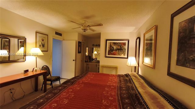 6100 S Falls Cir Dr 404, Lauderhill, FL 33319
