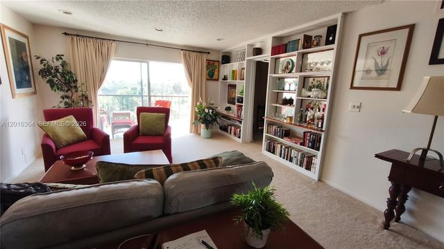 6100 S Falls Cir Dr 404, Lauderhill, FL 33319