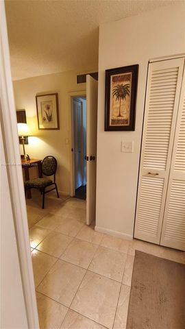 6100 S Falls Cir Dr 404, Lauderhill, FL 33319