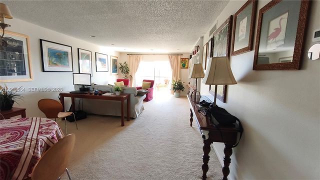 6100 S Falls Cir Dr 404, Lauderhill, FL 33319