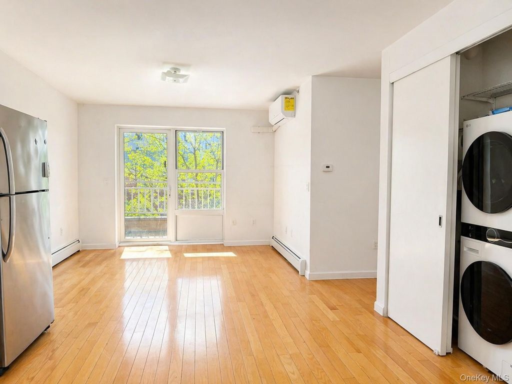 93-05 37th Avenue 2B, Jackson Heights, NY 11372 — photo 5