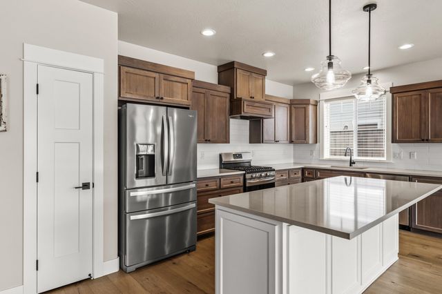 3844 Arena Drive, Medford, OR 97504