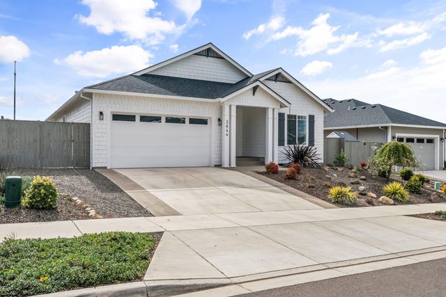 3844 Arena Drive, Medford, OR 97504