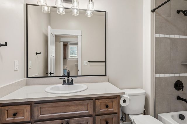 3844 Arena Drive, Medford, OR 97504