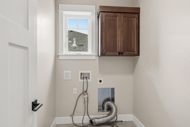 3844 Arena Drive, Medford, OR 97504