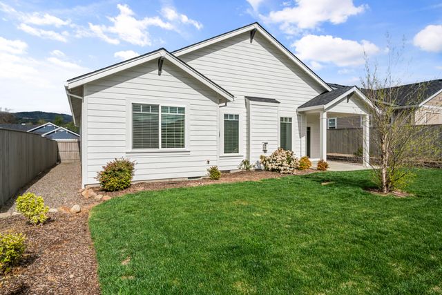 3844 Arena Drive, Medford, OR 97504