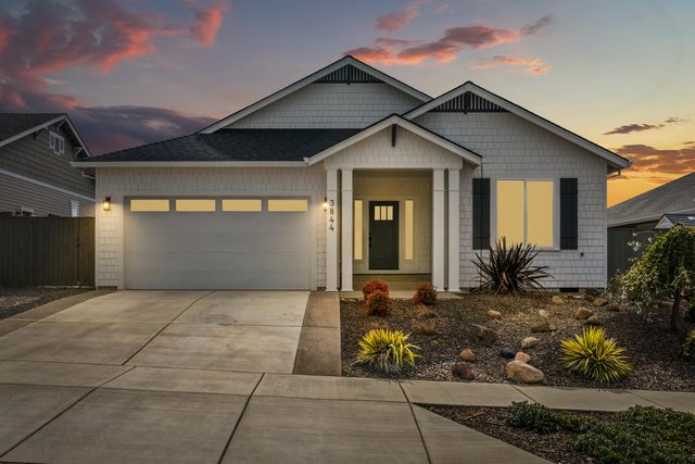 3844 Arena Drive, Medford, OR 97504