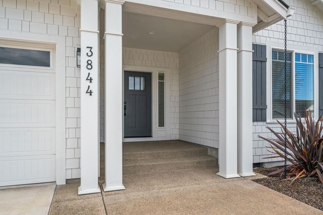 3844 Arena Drive, Medford, OR 97504