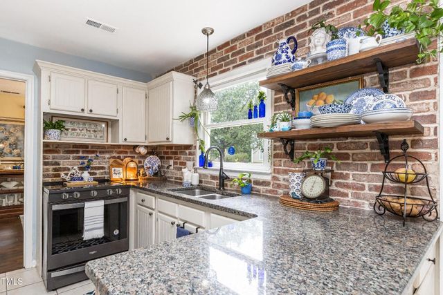 12116 Queensbridge Court, Raleigh, NC 27613