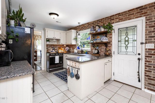 12116 Queensbridge Court, Raleigh, NC 27613