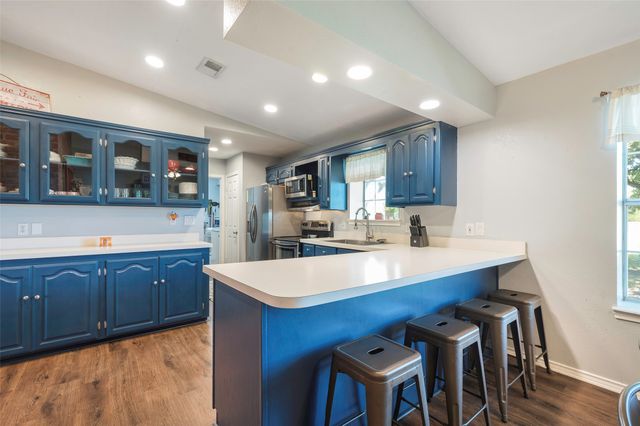 8229 E Lone Oak Road Road, Valley View, TX 76272