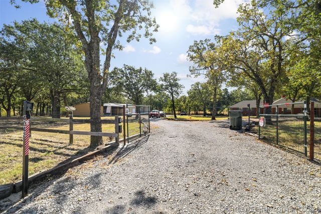 4042 3rd NE, Ardmore, OK 73401