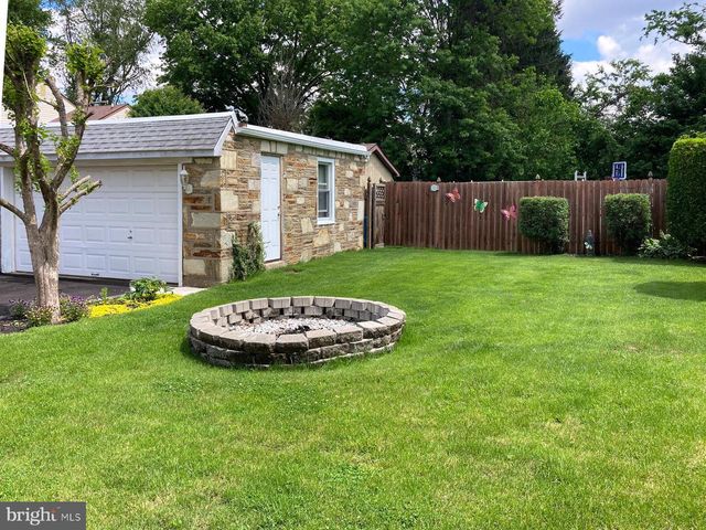 4607 AUBREY AVE, Philadelphia, PA 19114