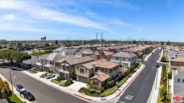 21181 Strathmoor Lane, Huntington Beach, CA 92646