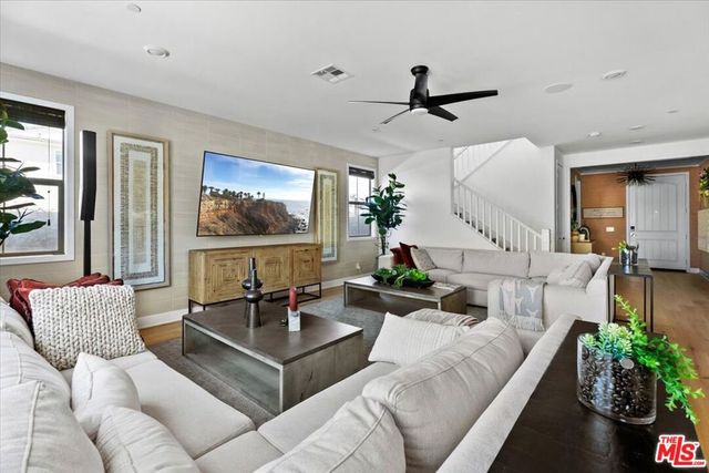 21181 Strathmoor Lane, Huntington Beach, CA 92646