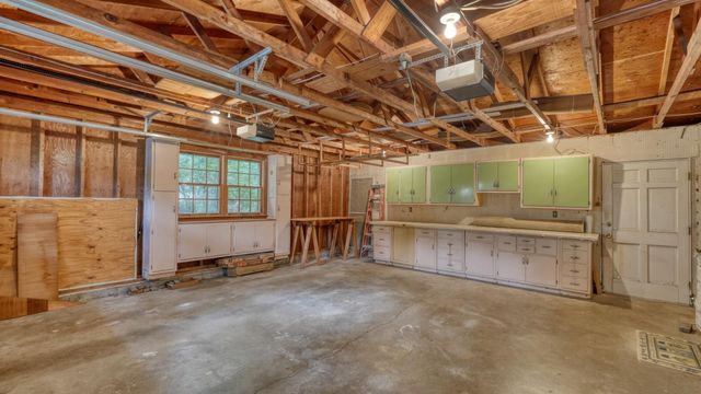 63041 Ridgewood Drive, Cambridge, OH 43725