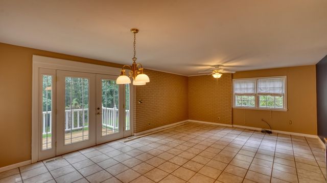 63041 Ridgewood Drive, Cambridge, OH 43725