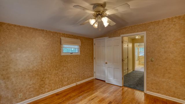 63041 Ridgewood Drive, Cambridge, OH 43725