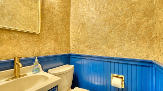 63041 Ridgewood Drive, Cambridge, OH 43725