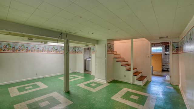 63041 Ridgewood Drive, Cambridge, OH 43725