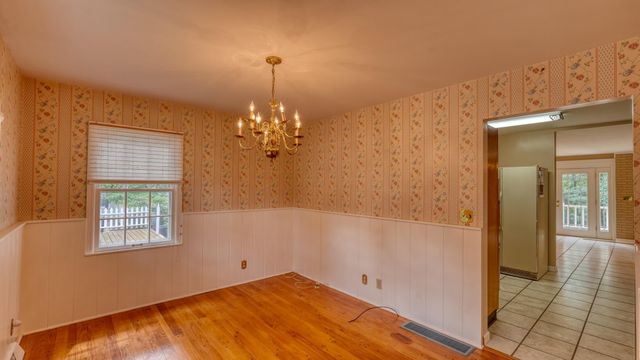 63041 Ridgewood Drive, Cambridge, OH 43725