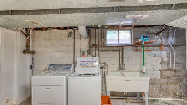 63041 Ridgewood Drive, Cambridge, OH 43725