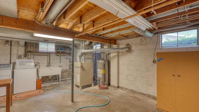 63041 Ridgewood Drive, Cambridge, OH 43725