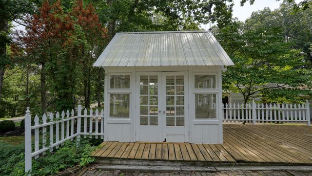 63041 Ridgewood Drive, Cambridge, OH 43725