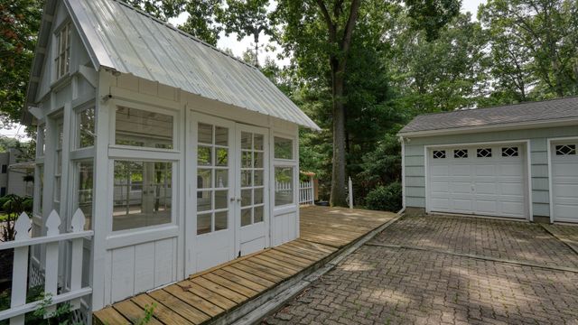 63041 Ridgewood Drive, Cambridge, OH 43725