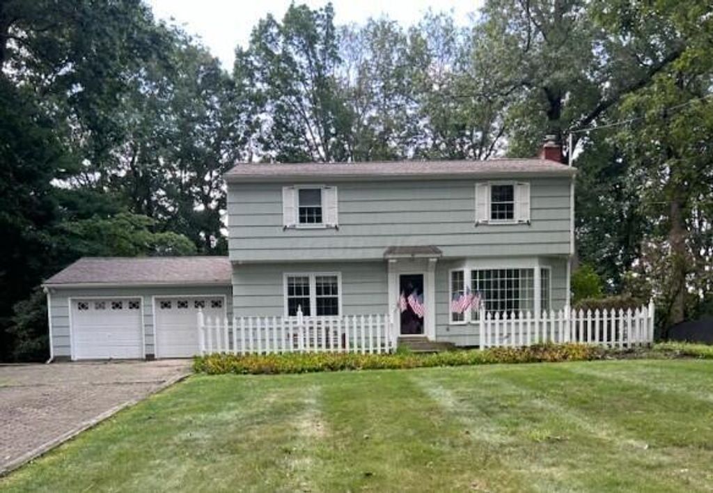 63041 Ridgewood Drive, Cambridge, OH 43725