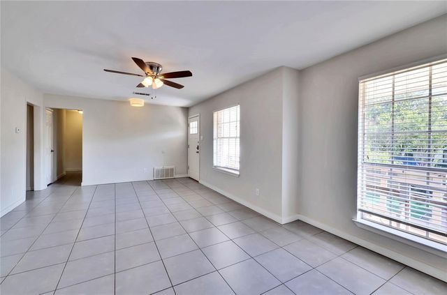 2406 Sheri Oak LN, Austin, TX 78748