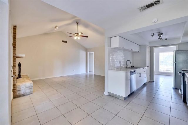 2406 Sheri Oak LN, Austin, TX 78748