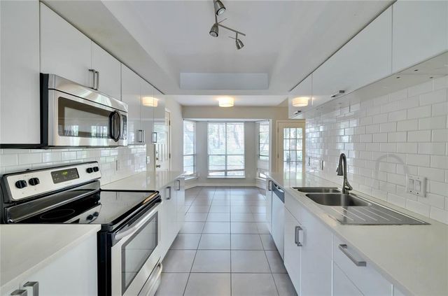 2406 Sheri Oak LN, Austin, TX 78748