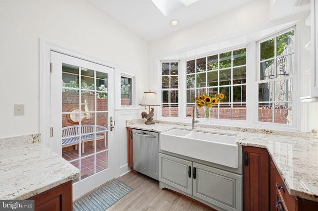 2828 27TH ST NW, Washington, DC 20008