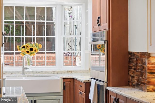 2828 27TH ST NW, Washington, DC 20008