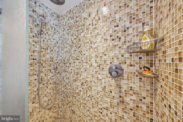 2828 27TH ST NW, Washington, DC 20008
