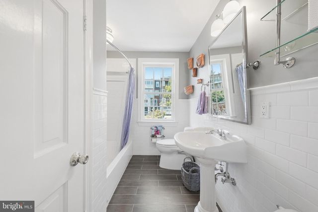 2828 27TH ST NW, Washington, DC 20008