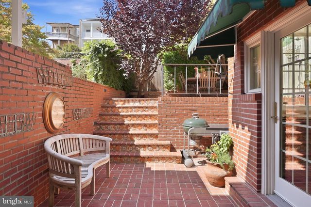 2828 27TH ST NW, Washington, DC 20008