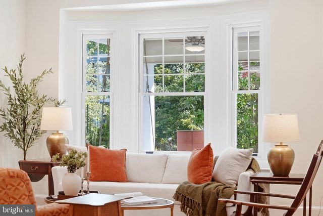 2828 27TH ST NW, Washington, DC 20008