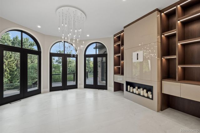 5305 Elmgate Bay Drive, Orchard Lake Village, MI 48324