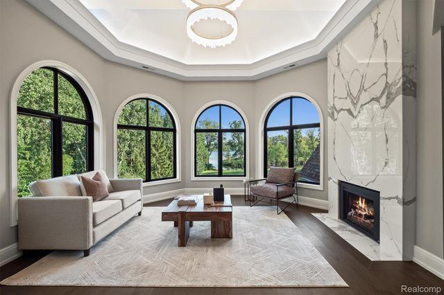 5305 Elmgate Bay Drive, Orchard Lake Village, MI 48324