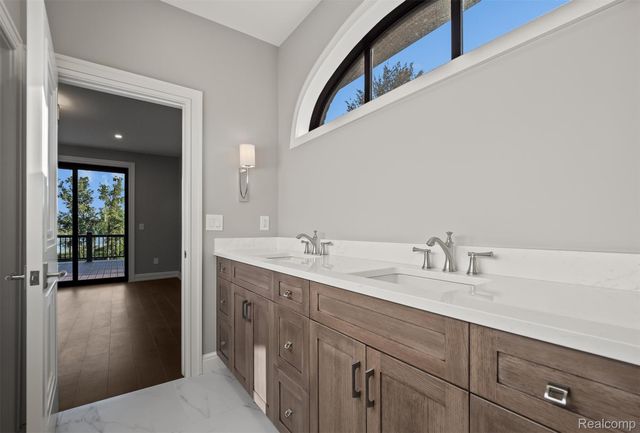 5305 Elmgate Bay Drive, Orchard Lake Village, MI 48324