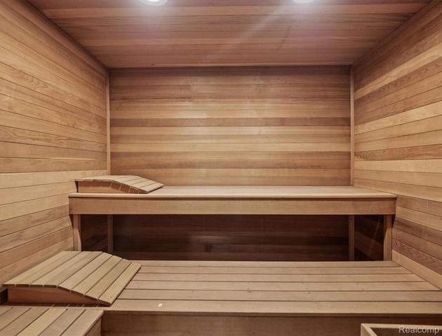 5305 Elmgate Bay Drive, Orchard Lake Village, MI 48324